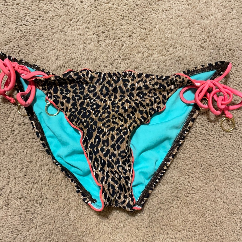 VIX  by sofia bikini bottom size medium